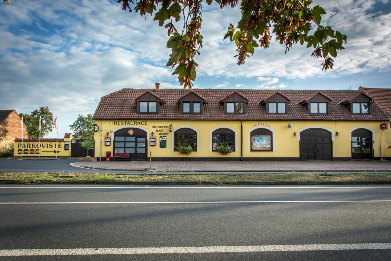 Penzion Zlate Slunce Hotel Chocenice Eksteriør billede